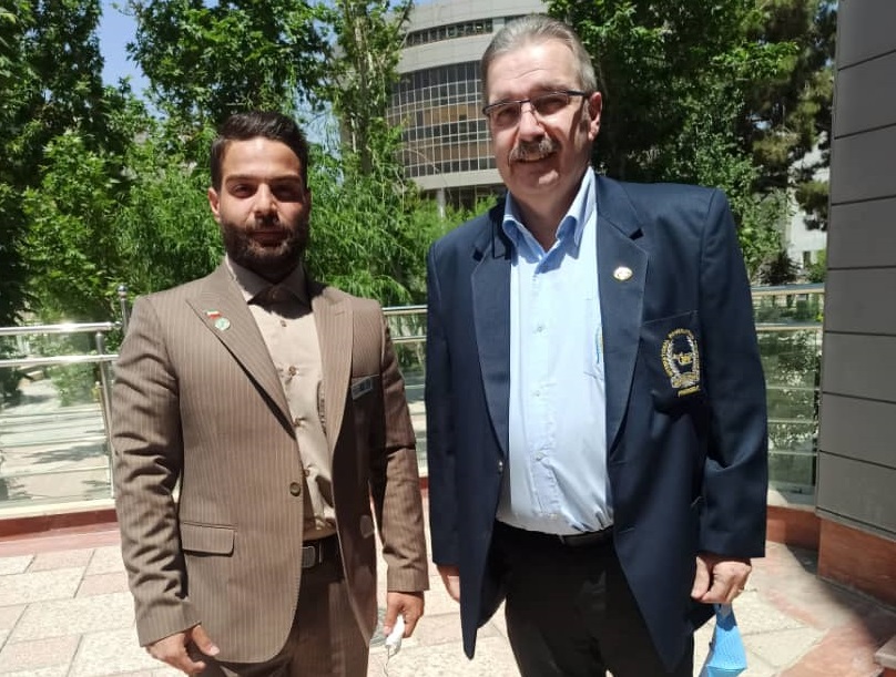 دیدار مهزیار انصاری دانشجوی ورزشکار سمای دانشگاه آزاد اسلامی شهرکرد با رئیس فدراسیون جهانی پاورلیفتینگ