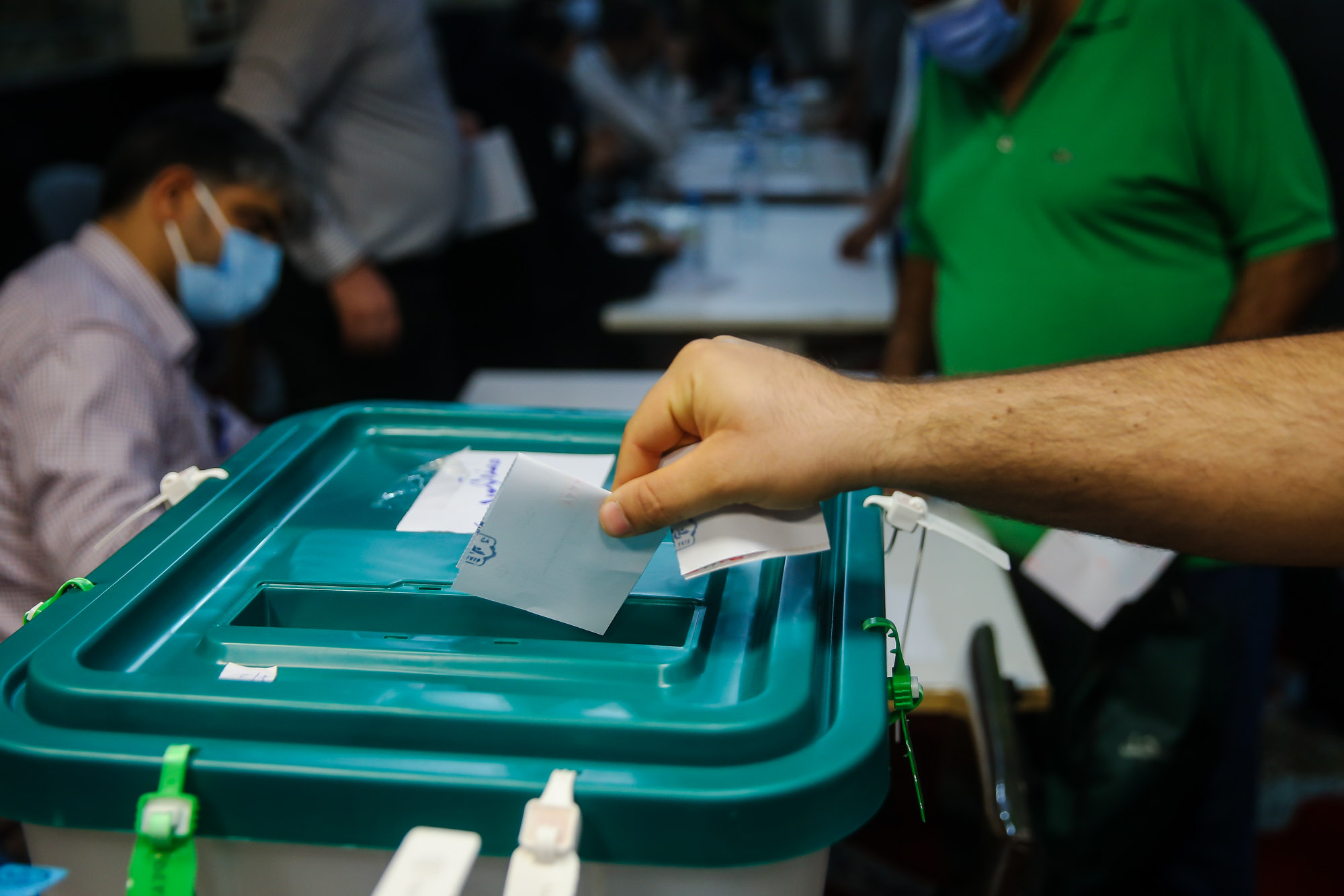 انتخابات 1400 در تهران در ساعات پایانی