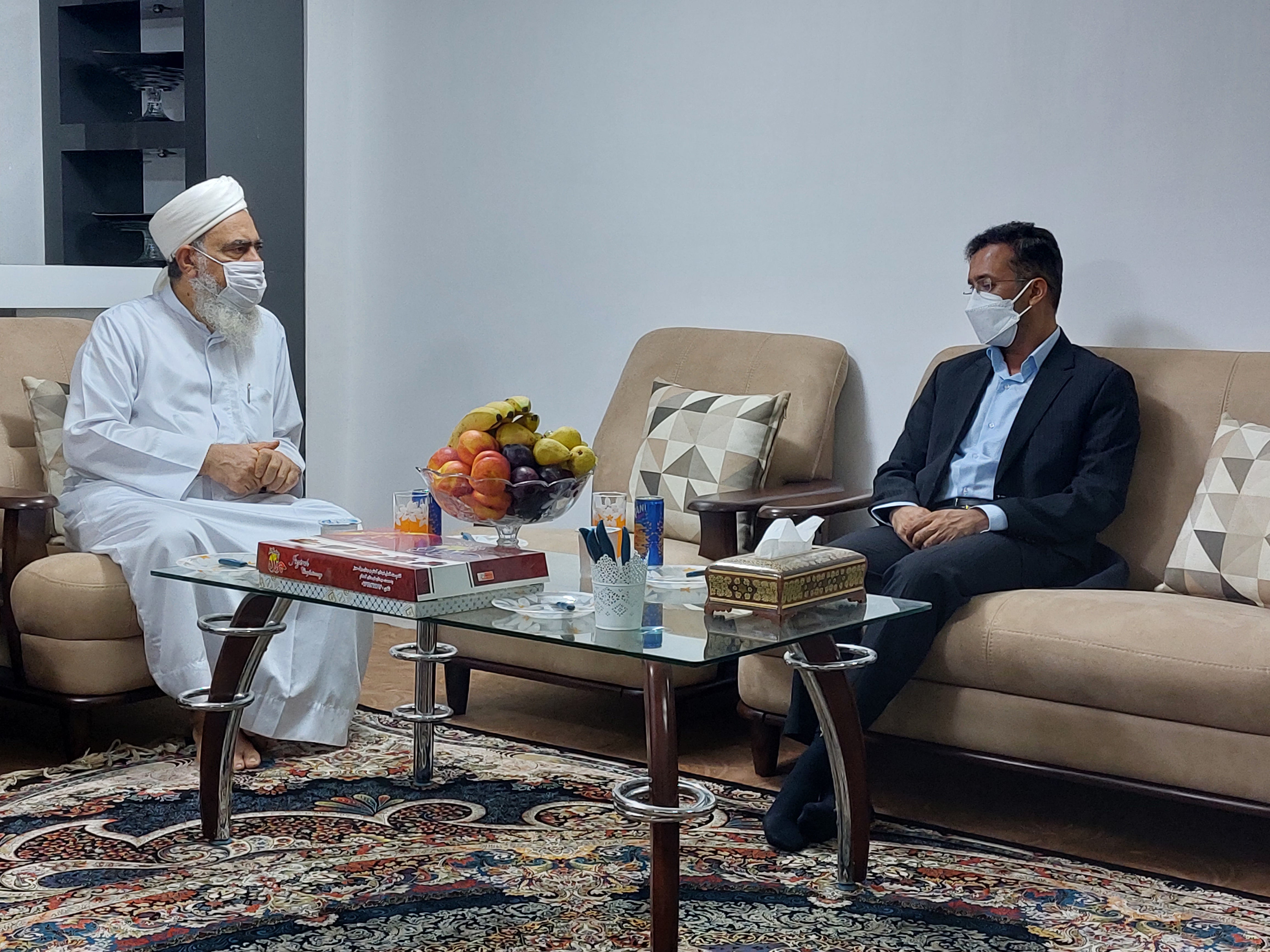 حمید رستمی‌جاز رئیس دانشگاه آزاد اسلامی واحد قشم در دیدار با امام جمعه اهل سنت جزیره