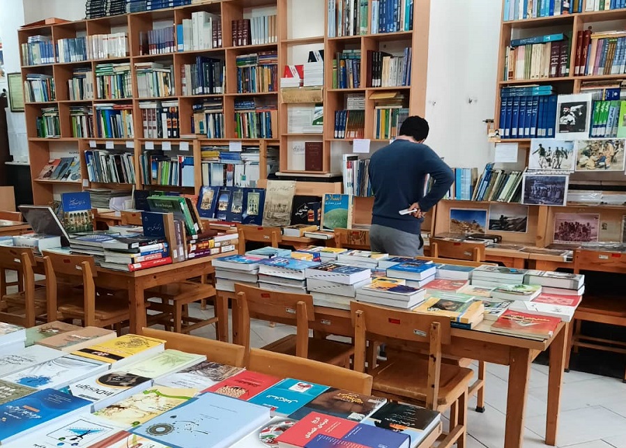 نمایشگاه کتاب در دانشگاه آزاد اسلامی فومن و شفت برگزار شد