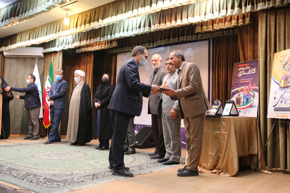 سه استاد دانشگاه آزاد اسلامی شاهرود جزء چهره‌های برتر پژوهشی استان سمنان شدند