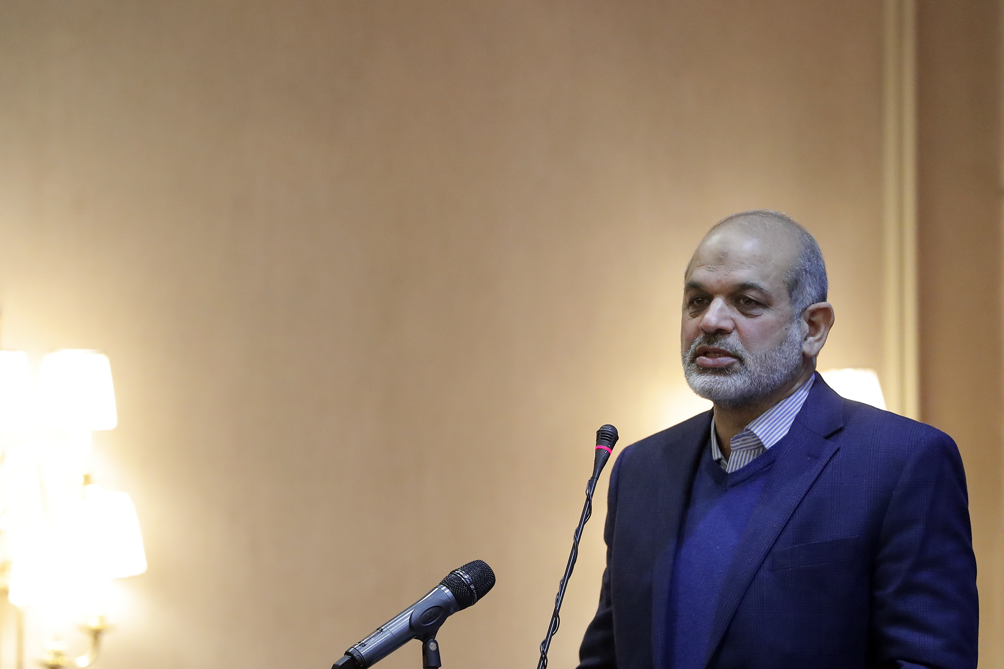 حضور احمد وحیدی در همایش ملی ایران و همسایگان