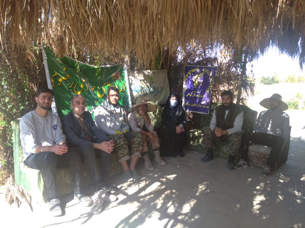 حضور سرزده بیابان‌نورد از اردوی جهادی دانشجویان بسیجی دانشگاه آزاد شیراز