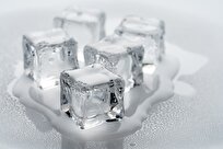 Iranian Experts Produce Machine to Make Ice Cubes