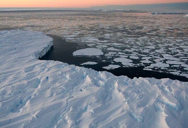 Scientists Use Machine Learning for Precise Antarctic Sea Ice Prediction