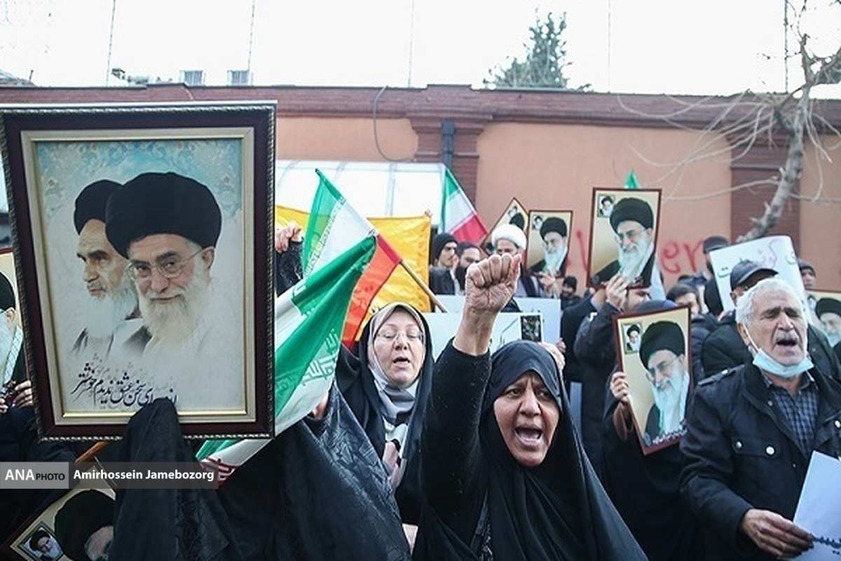 راهپیمایی تهرانی‌ها در محکومیت اقدام موهن شارلی ابدو برگزار شد 