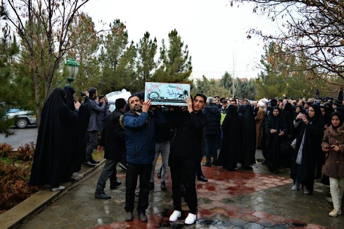 تشییع پیکر دو شهید گمنام در دانشگاه شهید مدنی آذربایجان