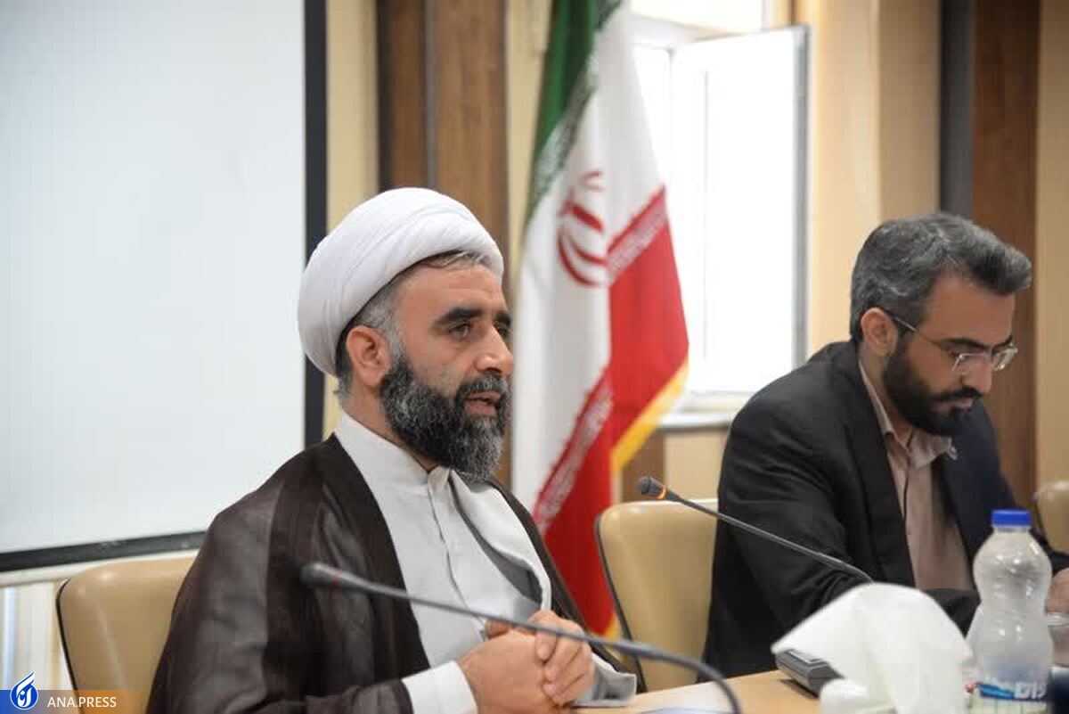 برخی روشنفکران دنبال پیاده‌سازی علوم غربی در ایران هستند!
