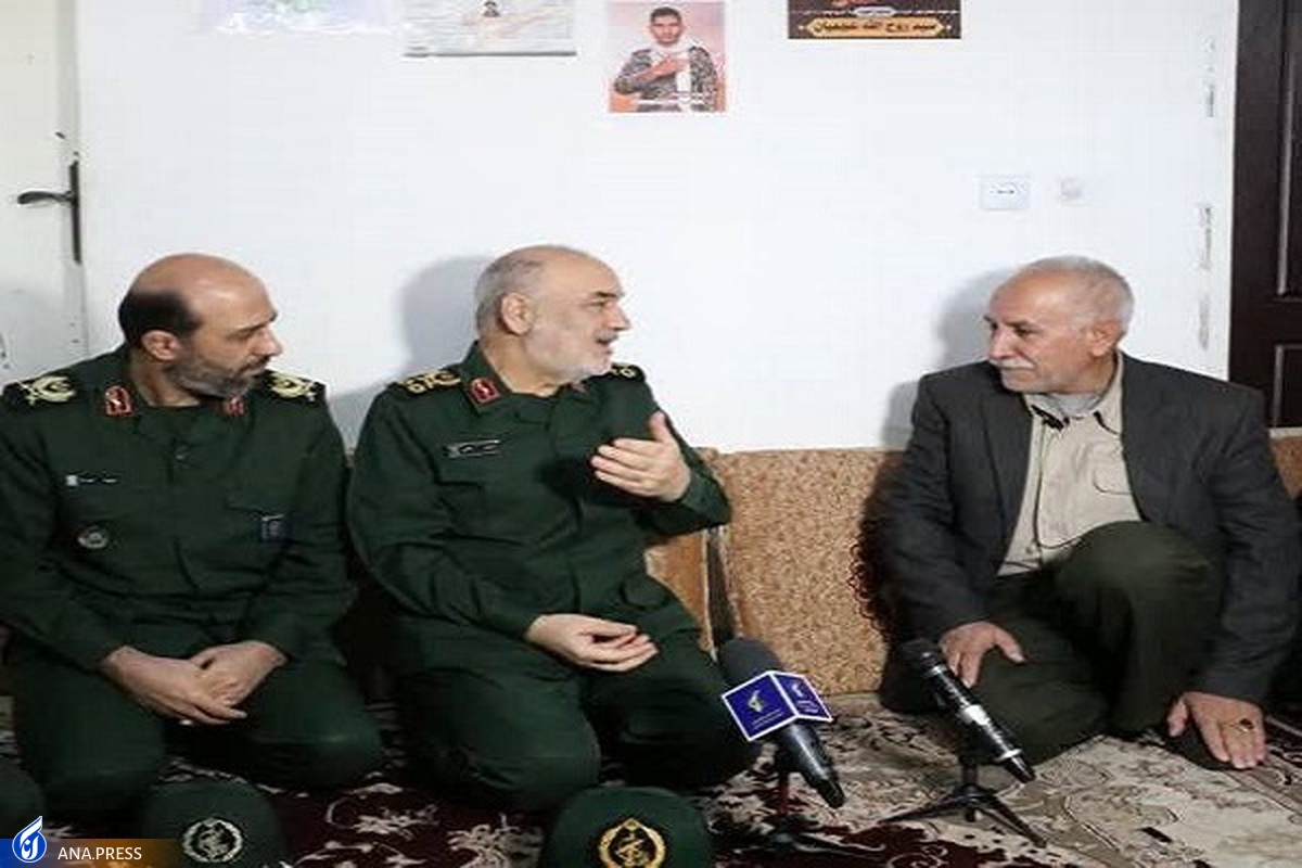 سردار سلامی: شهید عجمیان از اسلام و ایران دفاع کرد