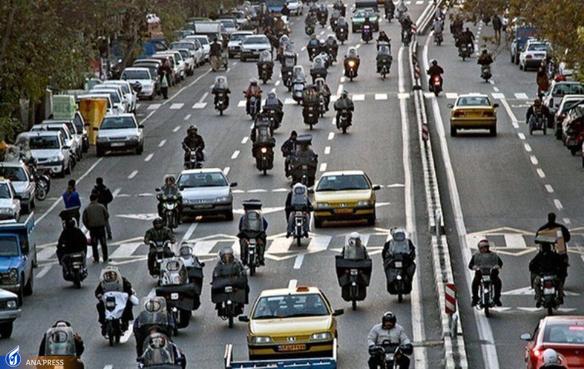 ۳۰۰ هزار موتورسیکلت کار در تهران برقی می‌شود