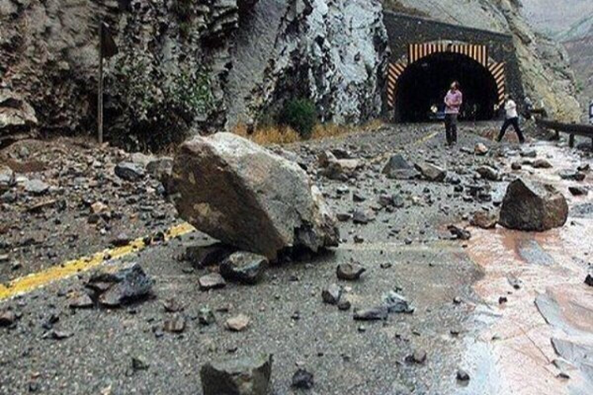 امداد رسانی به 12 مصدوم حادثه دیده در تونل اتوبان تهران شمال