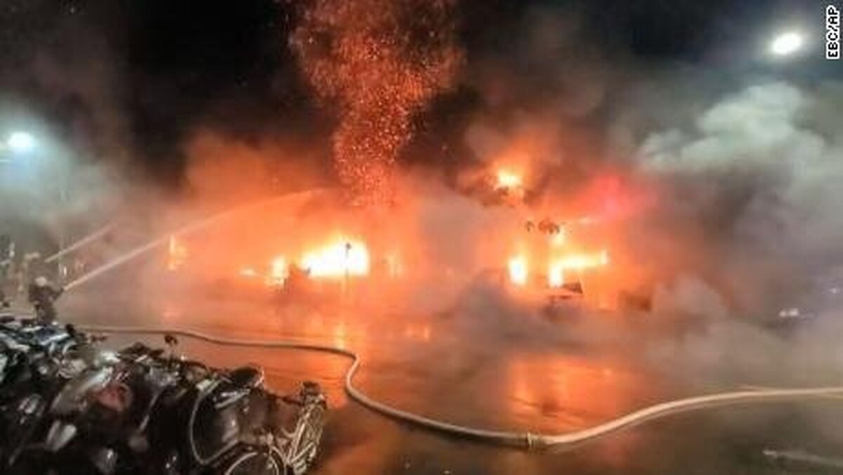 آتش‌سوزی در جاده بین‌المللی امارات