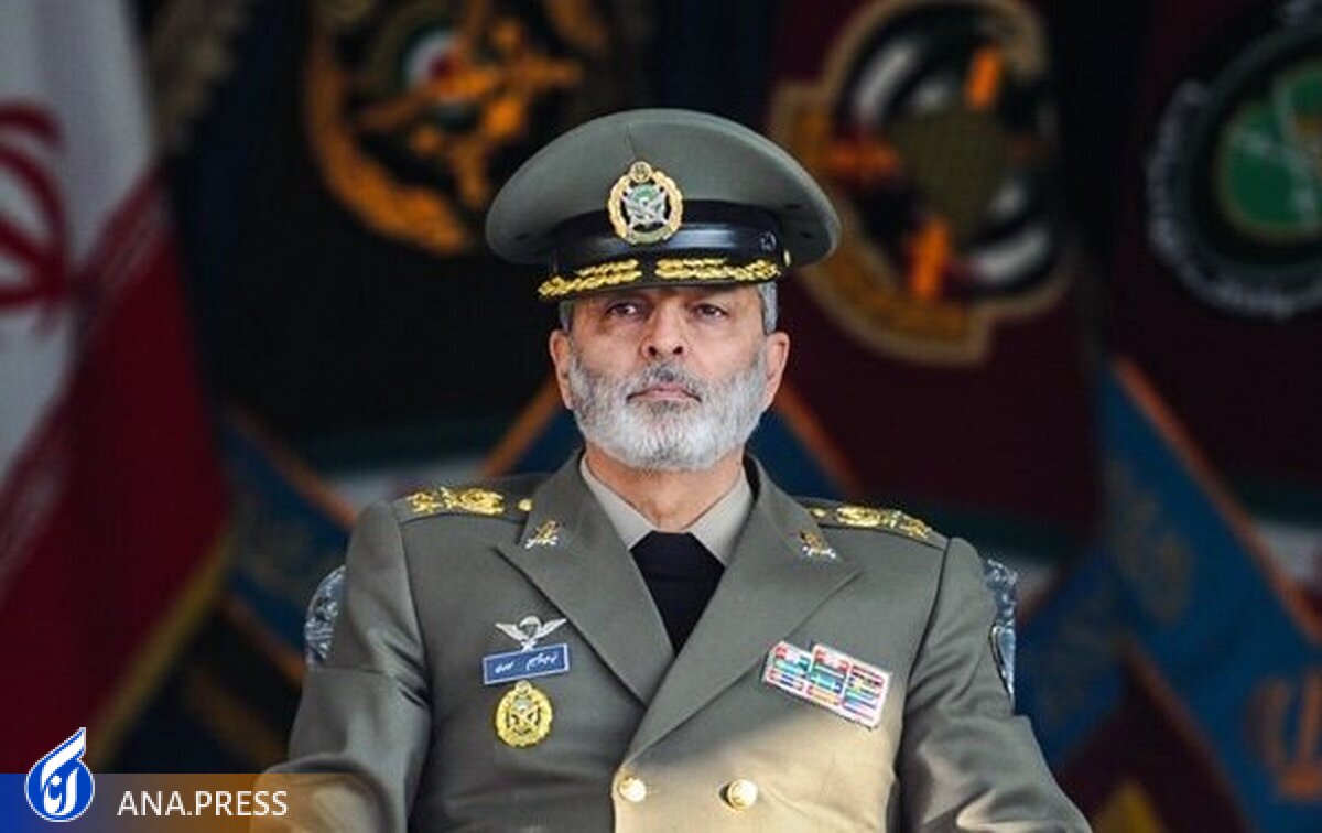 فرمانده کل ارتش: تمام مؤلفه‌های قدرت در جنگ ترکیبی علیه ایران دخالت دارند