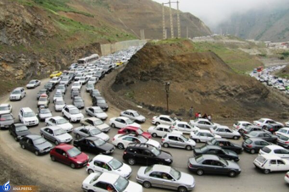 جاده چالوس از دقایقی قبل مسدود شد  ترافیک سنگین در آزادراه کرج-تهران