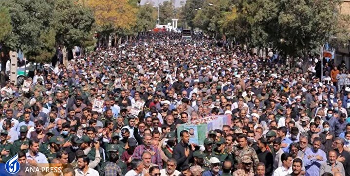 پیکر شهید هاشمی با حضور گسترده مردم کرمان تشییع شد