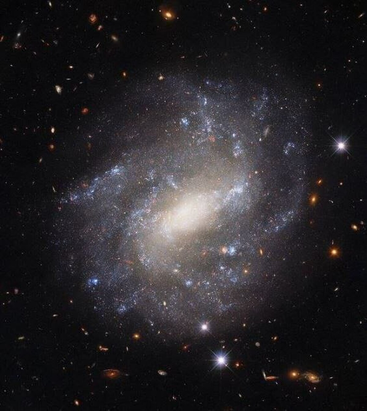 تصویر خیره‌کننده از یک کهکشان مارپیچی
