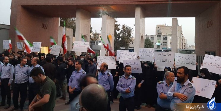 جمعی از دانشجویان دانشگاه صنعتی شریف اغتشاشات را محکوم کردند