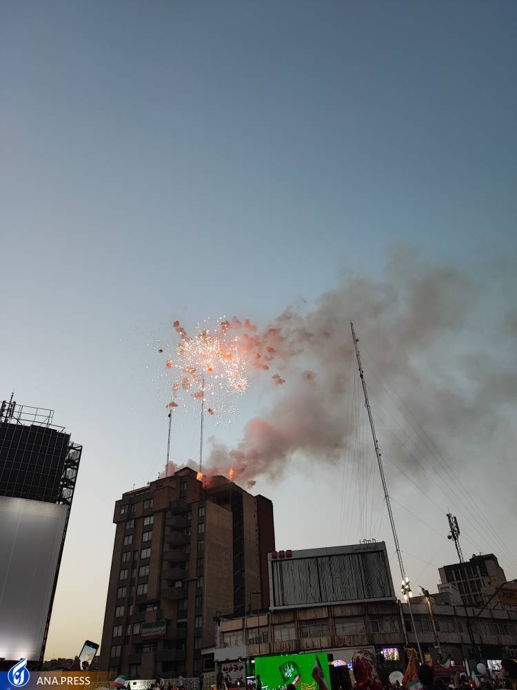 جشن میلاد پیامبر مهربانی‌ در میدان ولیعصر (عج)/ اعلام انزجار تهرانی‌ها از آشوبگران