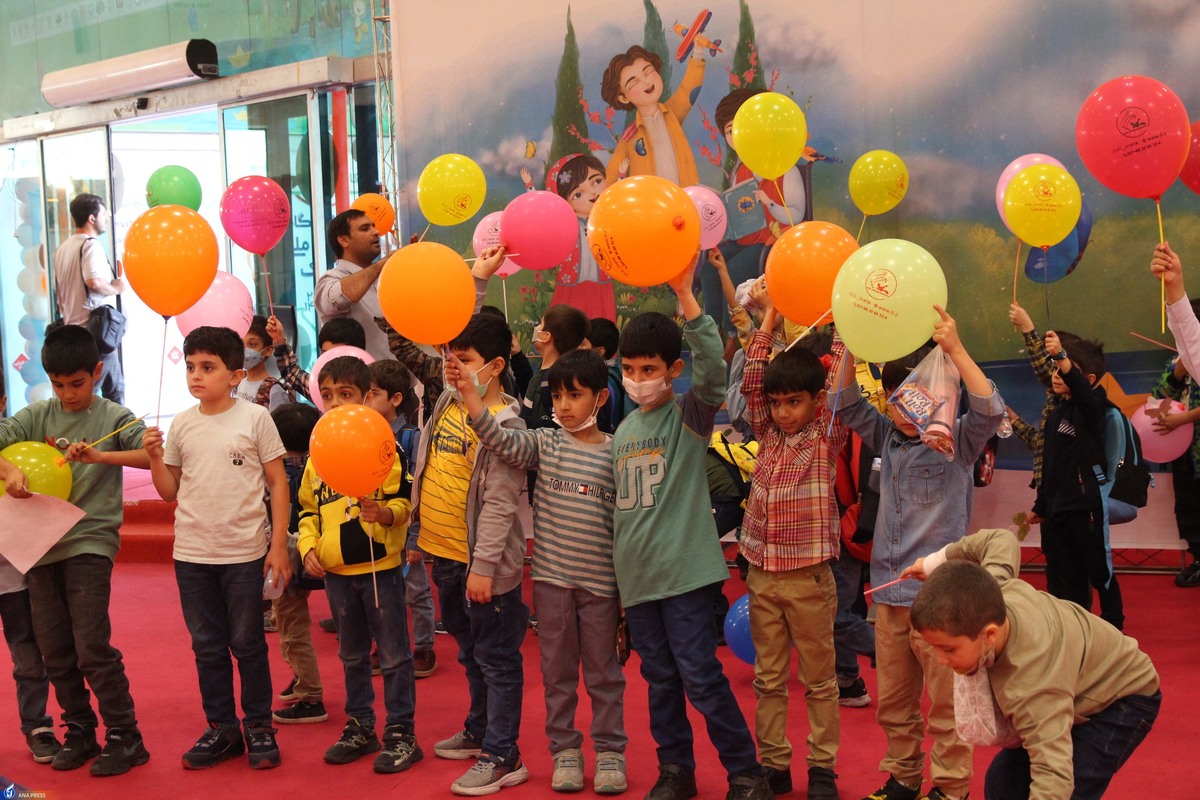 نمایشگاه هفته ملی کودک تا ۲۴ مهر تمدید شد