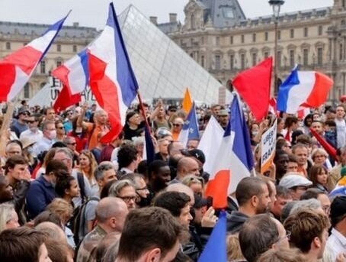 اعتراضات مردمی در فرانسه بالا گرفت