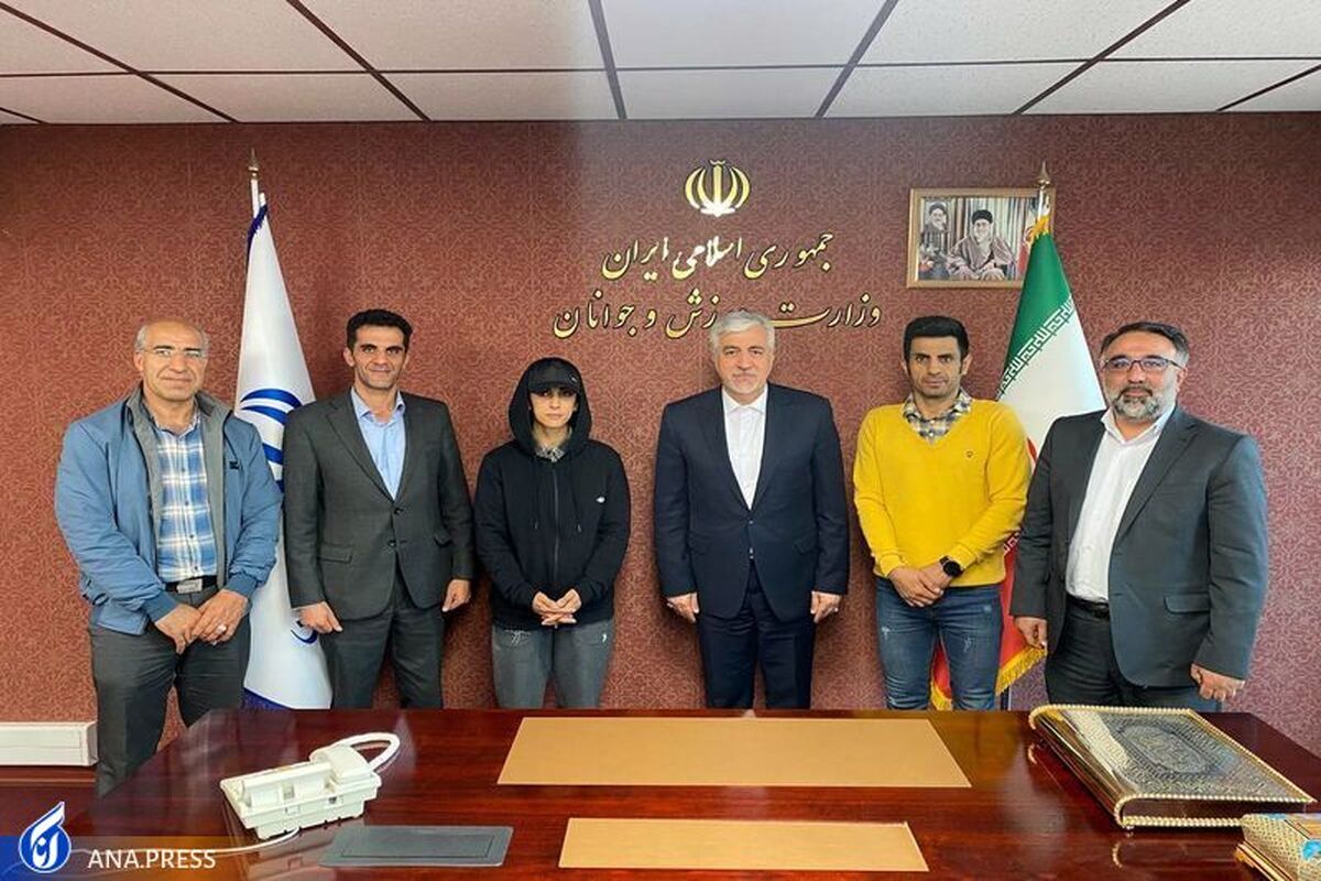 روایت وزیر ورزش از دیدار با النارز رکابی و ابراز ندامت او بعد از بازگشت به ایران