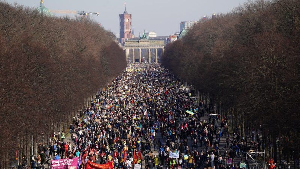 معترضان آلمانی خواستار پایان تامین تسلیحاتی اوکراین شدند