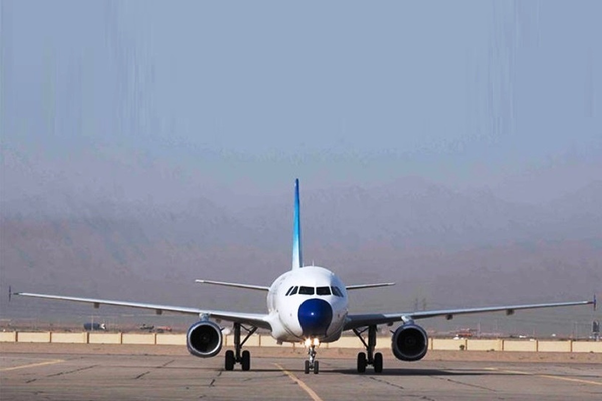 فرود اضطراری پرواز یزد - مشهد/ ۱۰ مسافر به بیمارستان منتقل شدند