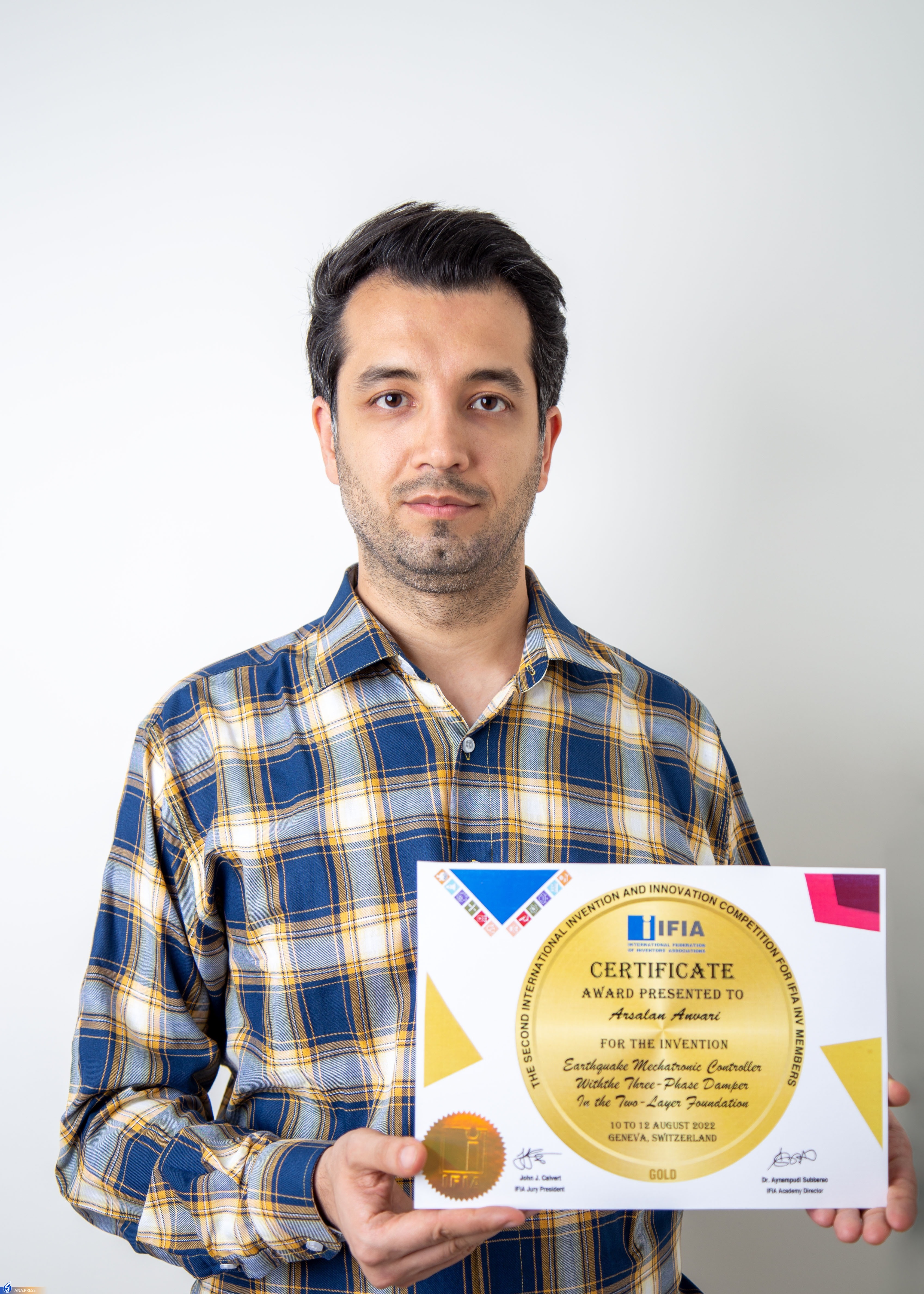 یزدان پناه// کسب مدال طلای جشنواره اختراعات سوئیس ۲۰۲۲ توسط دانشجوی ایرانی