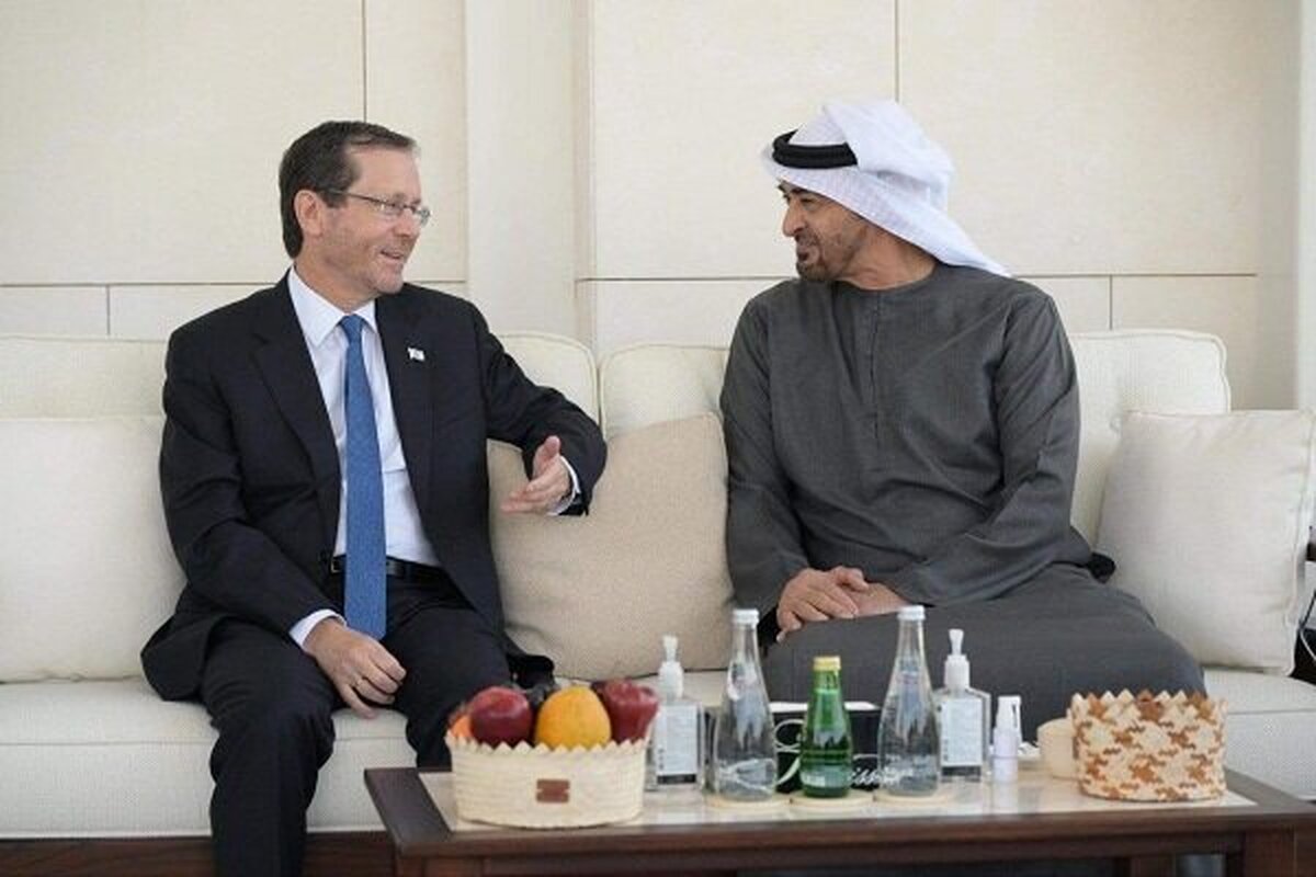 رئیس رژیم صهیونیستی با «محمد بن زاید» دیدار  کرد