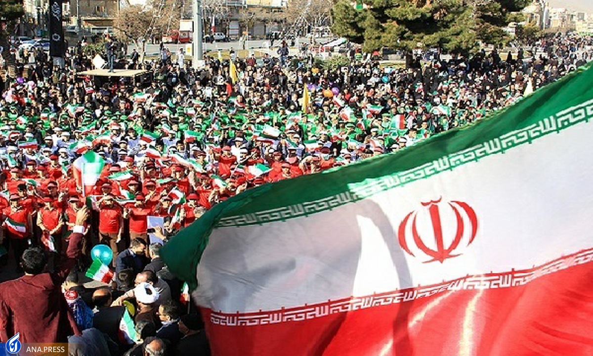 استقلال سیاسی ایران چگونه محقق شد؟