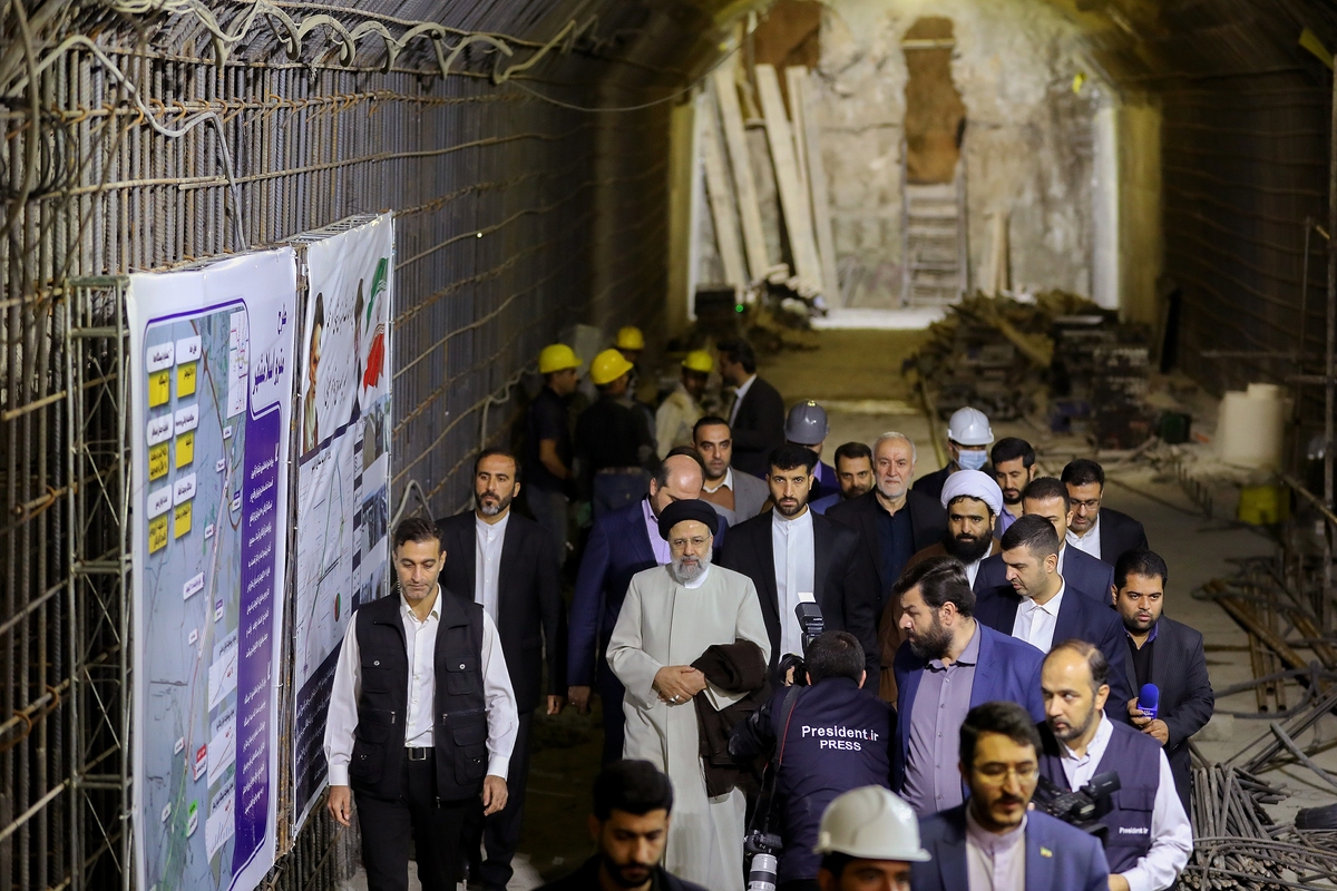 بازدید رئیس جمهور از روند احداث پروژه ملی مترو اسلامشهر