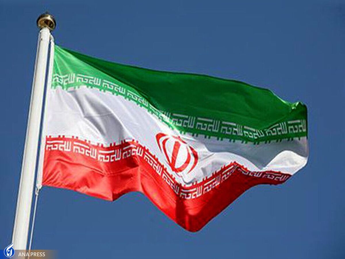 تیم ملی آمریکا نماد «الله» را از پرچم ایران حذف کرد