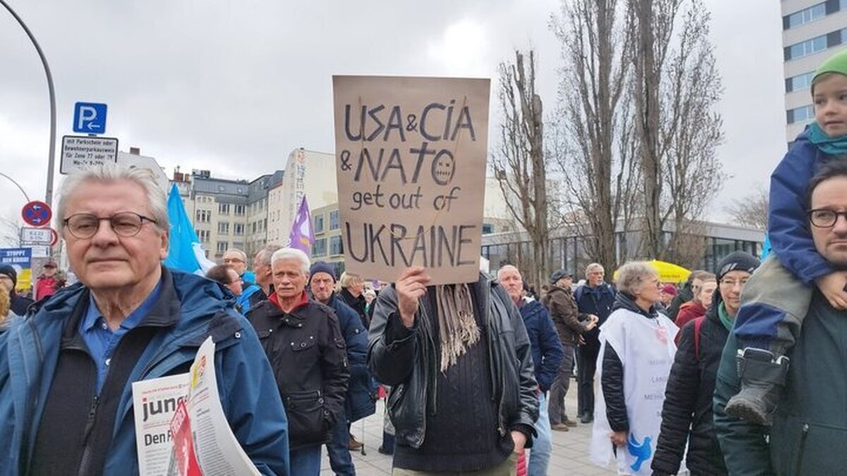 راهپیمایی هزاران نفری در برلین علیه ارسال سلاح به اوکراین