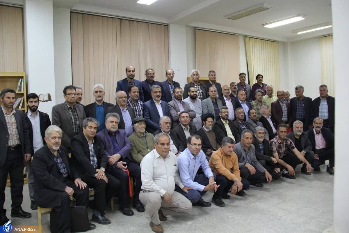 استادان و کارکنان بازنشسته دانشگاه آزاد مبارکه تجلیل شدند