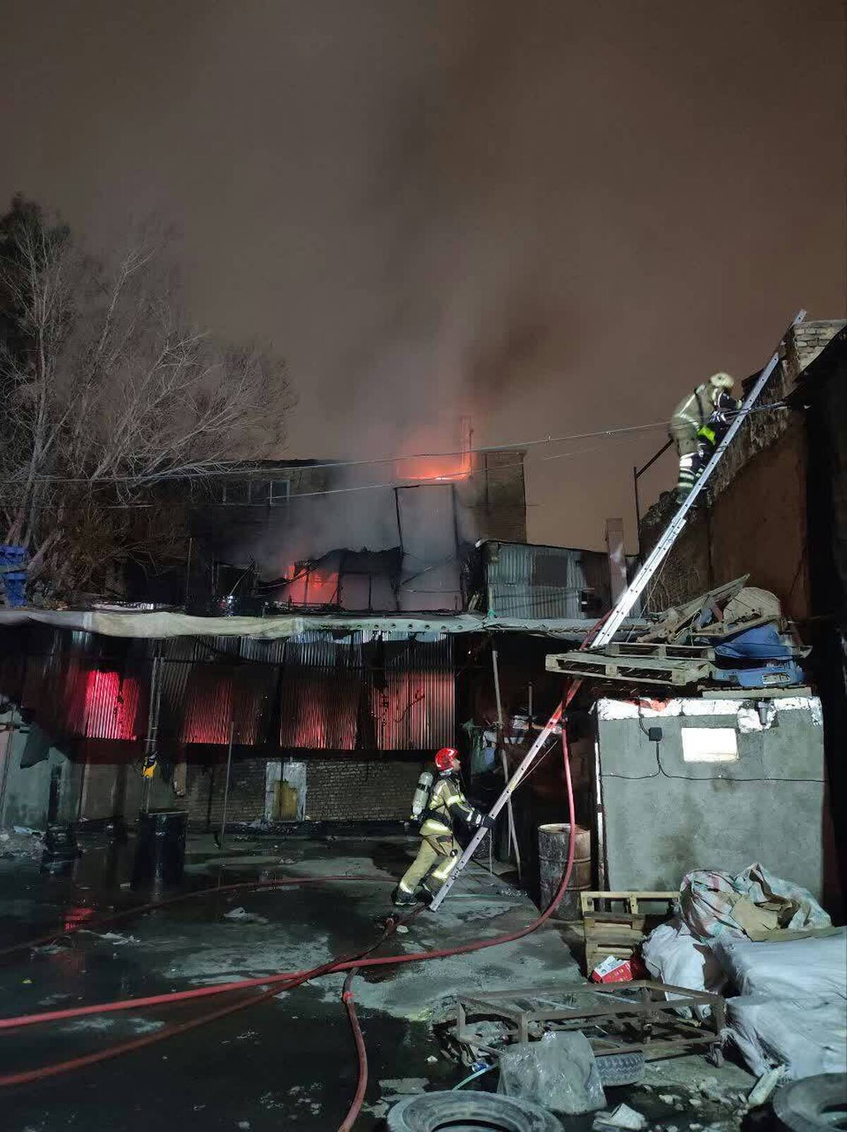 آتش‌سوزی در یک مجتمع مسکونی در محله تهرانسر