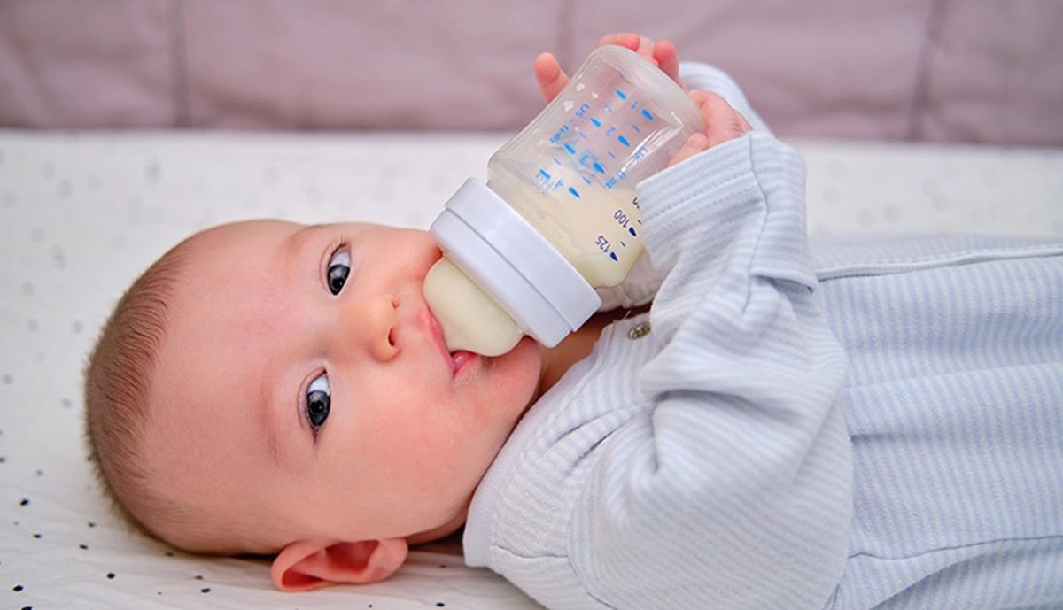 دلیل نبود شیرخشک در داروخانه‌ها اتمام موجودی است  آیا داروخانه‌ها شیرخشک را احتکار می‌کنند؟