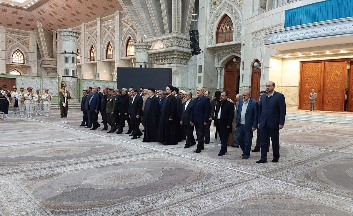 رئیس جمهور و اعضای دولت با آرمان‌های امام خمینی (ره) تجدید میثاق کردند