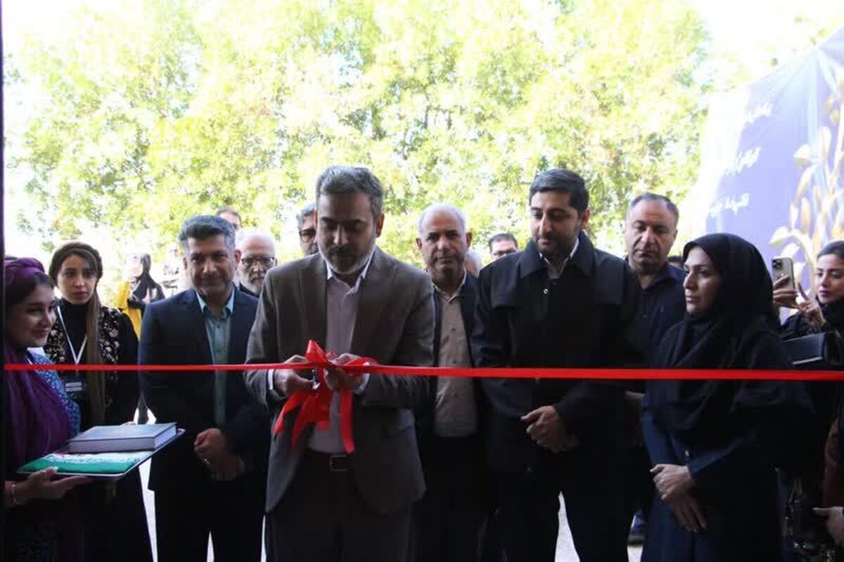 استان بوشهر میزبان نمایشگاه جشنواره هنر‌های تجسمی فجر شد