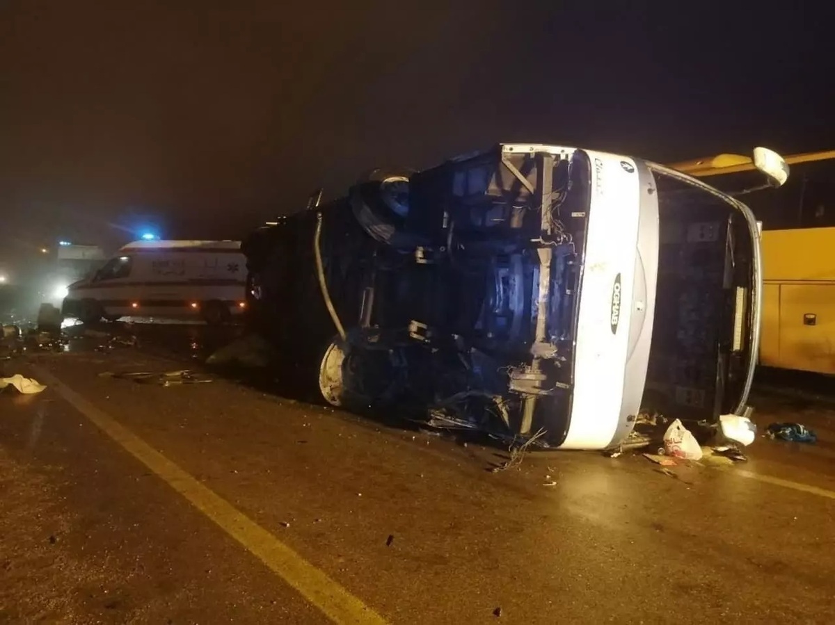 ۲۸ مصدوم در تصادف سنگین اتوبوس و کامیون