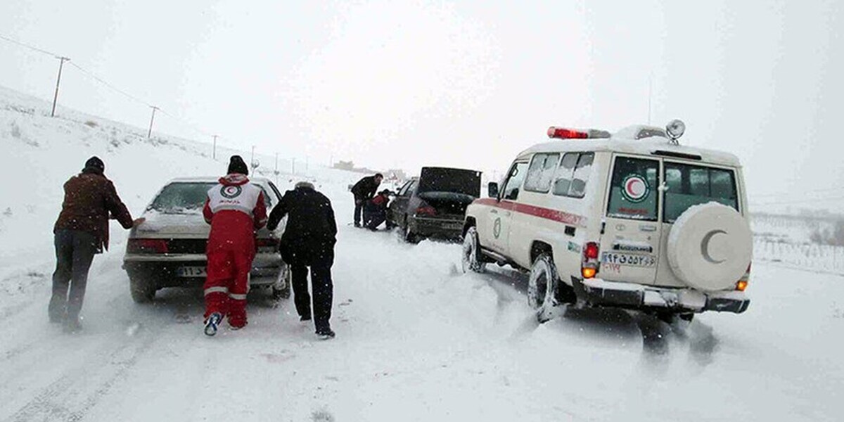 امدادرسانی در ۴ استان ادامه دارد  شرکت ۳۸۶ امدادگر در عملیات امداد و نجات در سوانح جوی