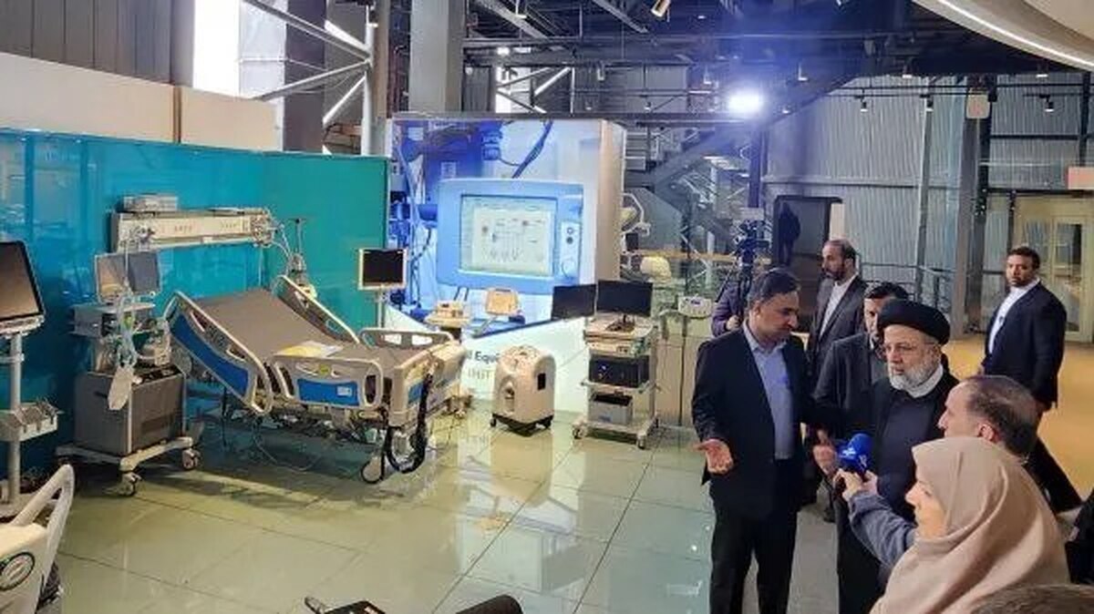 بازدید رئیس جمهور از خانه نوآوری و فناوری ایران در محل نمایشگاه بین‌المللی تهران