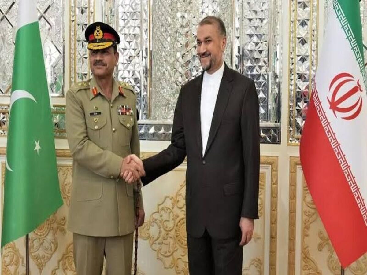 رایزنی وزیر امور خارجه ایران و فرمانده ارتش پاکستان درباره همکاری‌های امنیتی