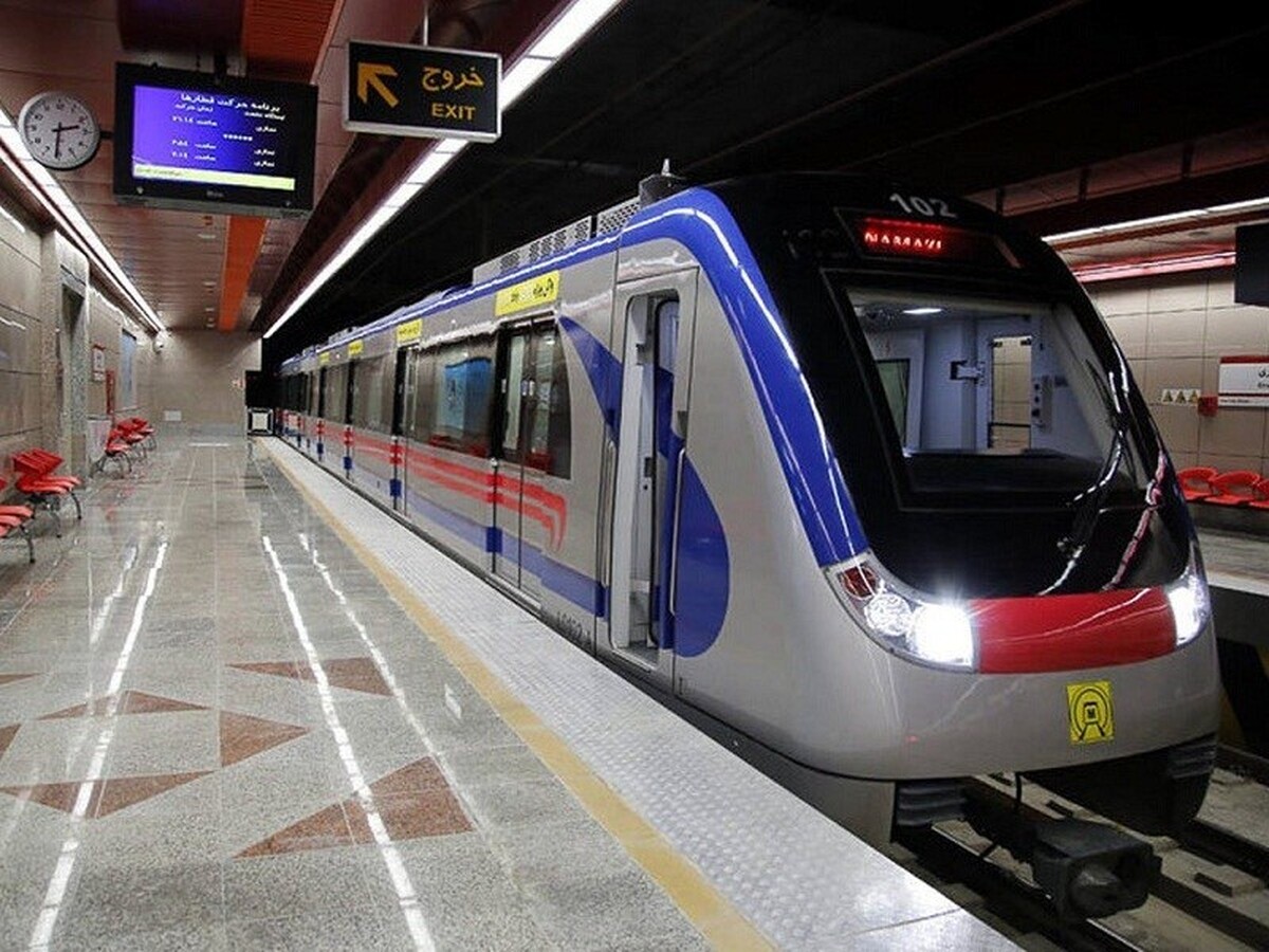 نقص فنی قطار در خط دو مترو تهران/ مسافران آسیب ندیدند
