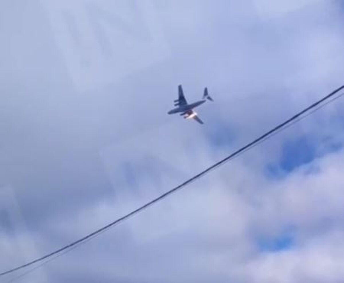 سقوط هواپیمای نظامی روسیه با ۱۵ سرنشین + فیلم