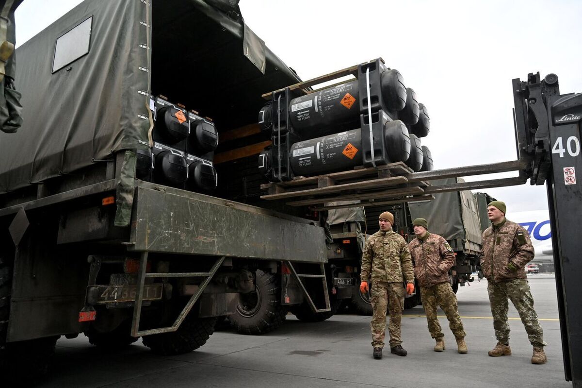 رویترز: آمریکا بسته جدید تسلیحاتی برای اوکراین آماده می‌کند
