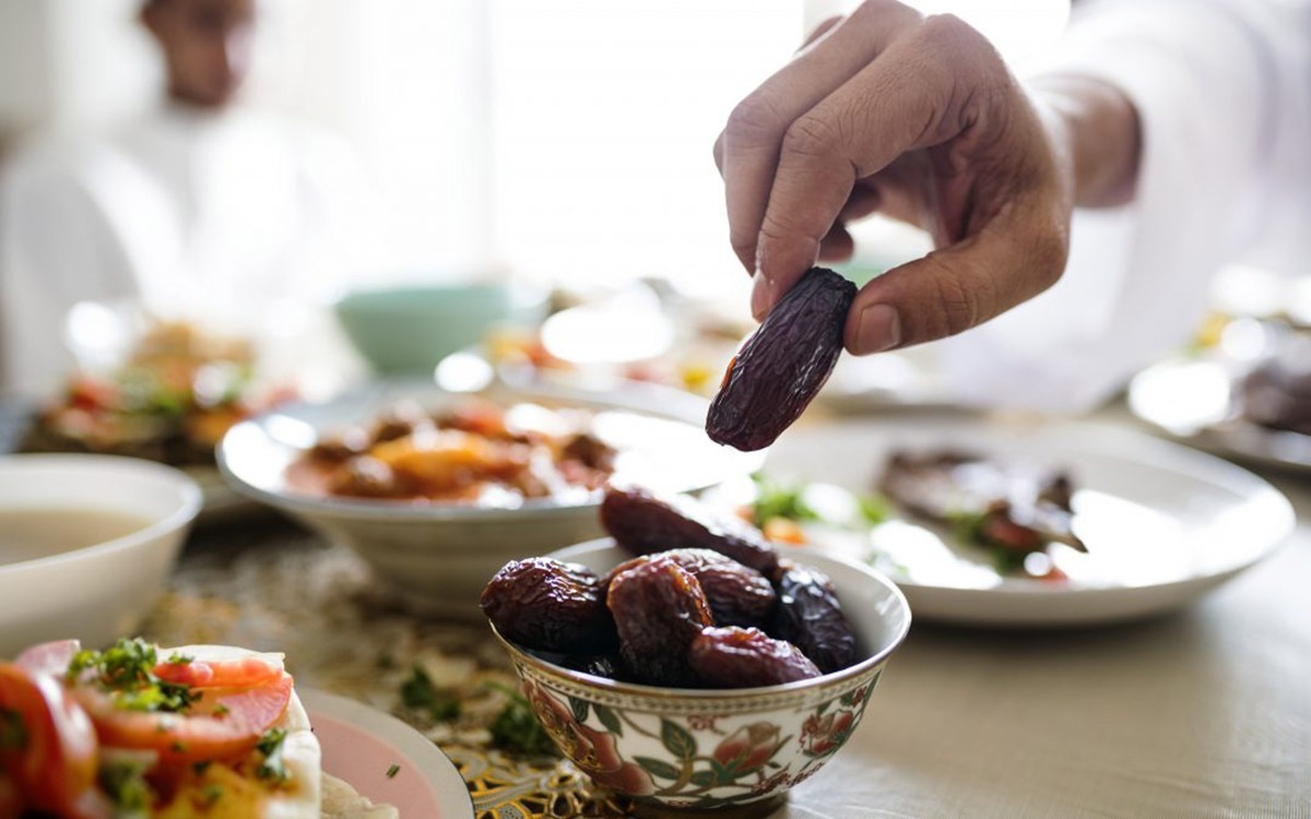 کاهش حجم غذا در ماه مبارک رمضان برای دوری از چاقی