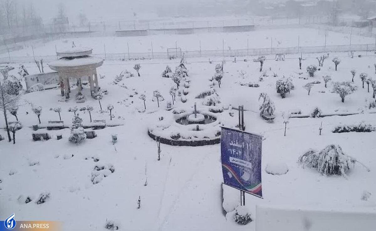 برف دانشگاه آزاد  اسلامی استان گیلان را تعطیل کرد