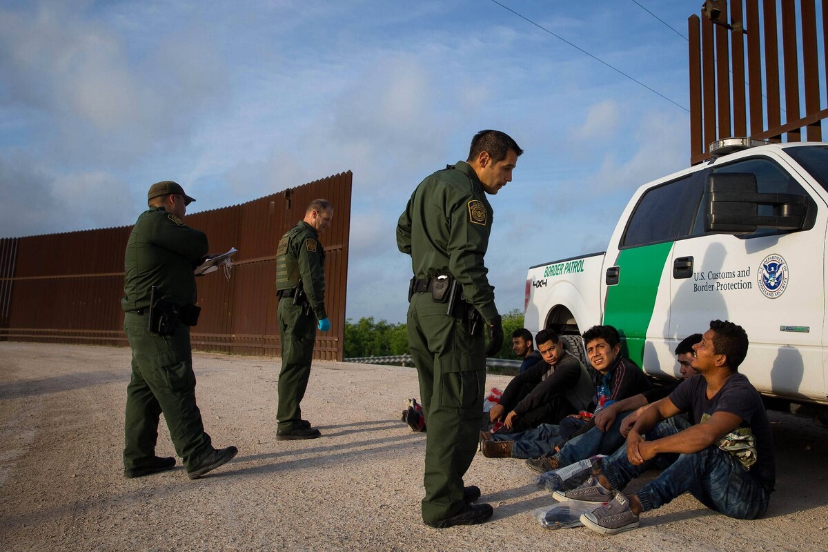 آمریکا ۱۵۰۰ نیروی نظامی را روانه مرز مکزیک می‌کند