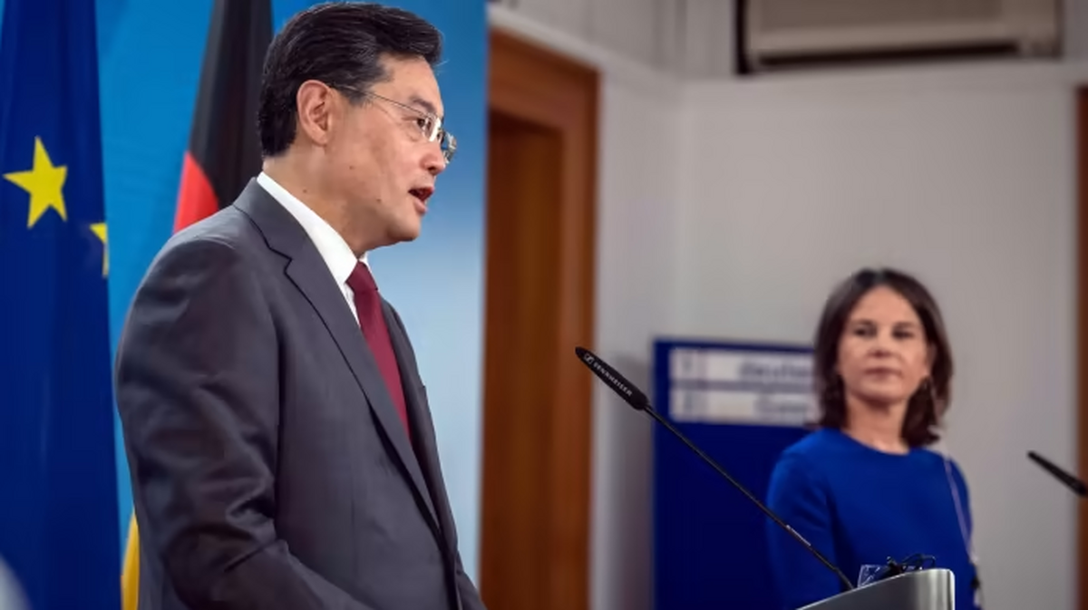 وزیر خارجه چین: پکن از خودمختاری راهبردی اروپا حمایت می‌کند