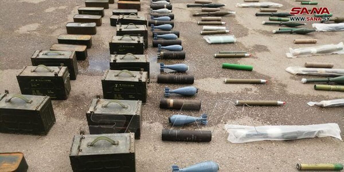 مقادیر زیادی سلاح و مهمات از داعش در حومه درعا سوریه کشف شد